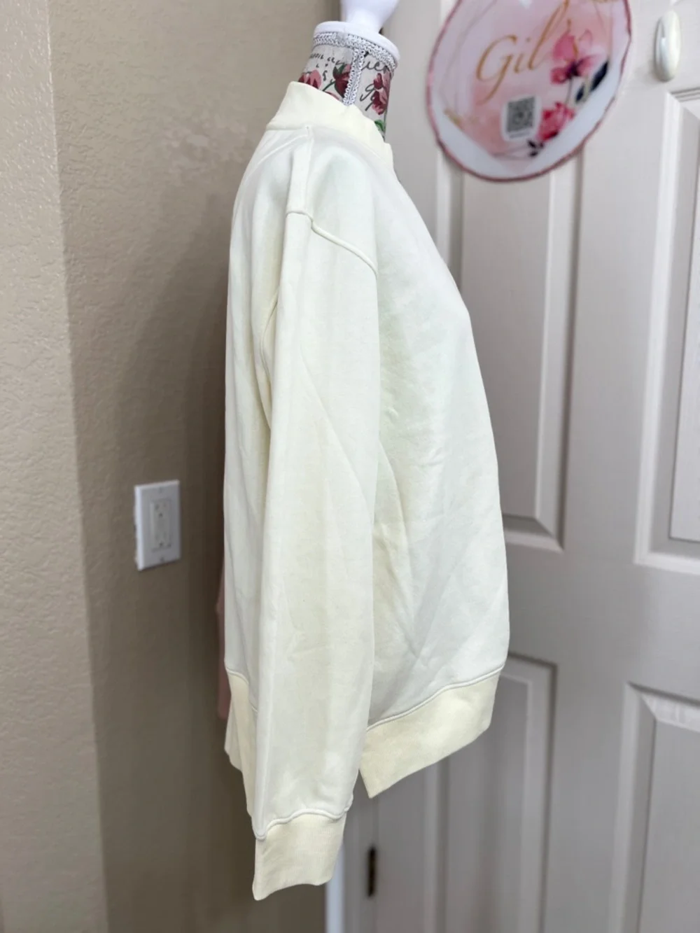 SDMOVE Two-Tone Zip Front Sweatshirt in Cream & Dusty Rose